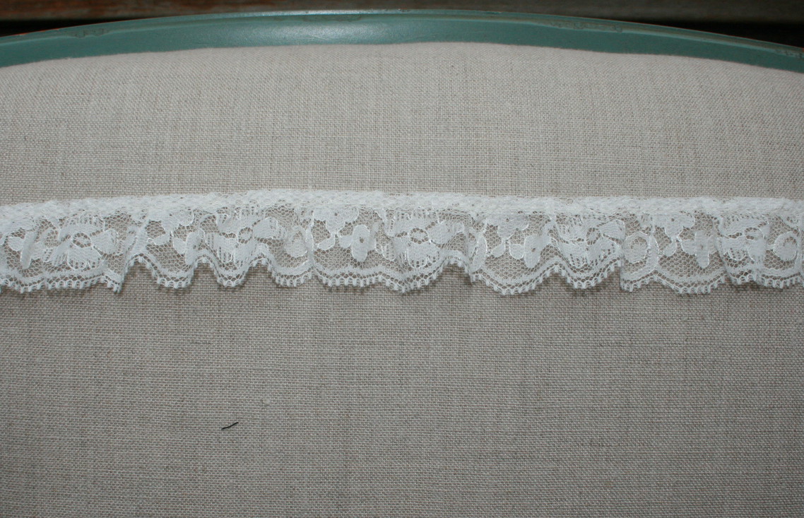 Vintage ruffle flower/scroll