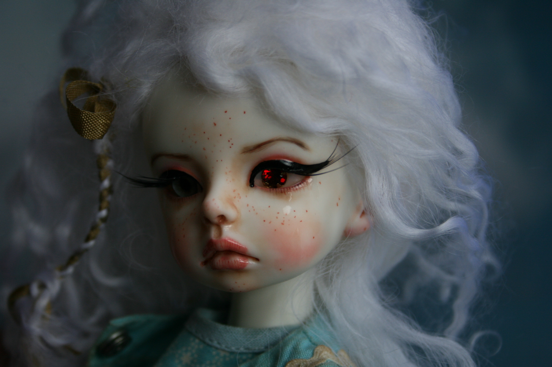 Ruby glass eye finding