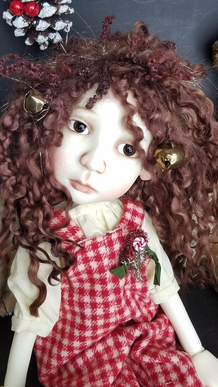 11-12" Stella wig with jingle bell